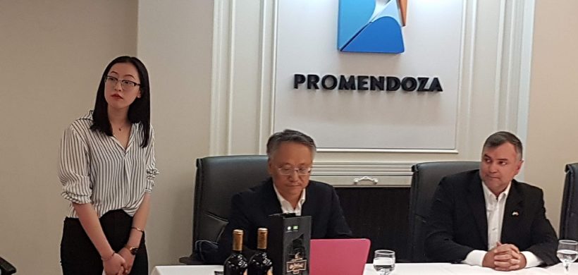 Importante encuentro en Mendoza entre funcionarios y empresarios chinos con referentes del vino